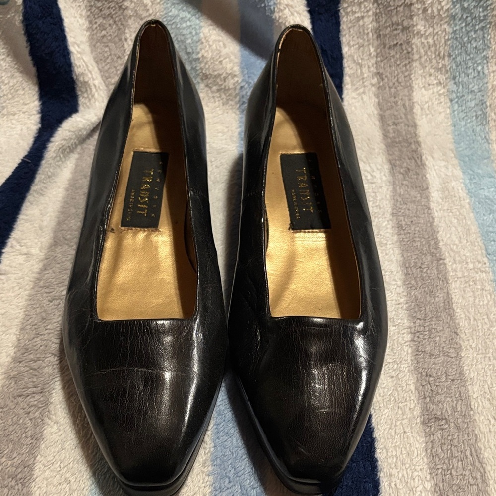 New York Transit Women's Classic Black Loafers - Picture 1 of 5